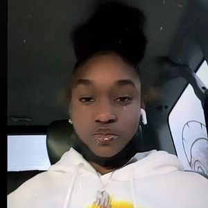 Meet your Posher, Mya